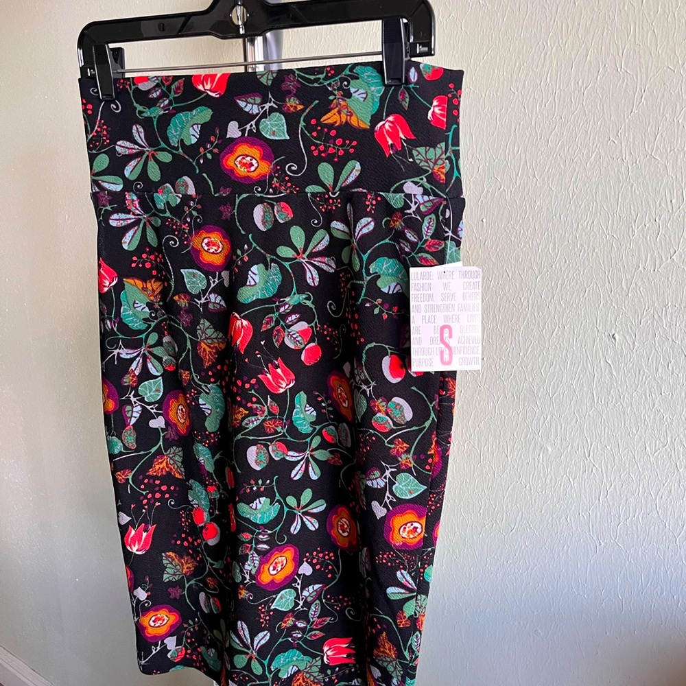 LuLaRoe skirt floral pattern size S